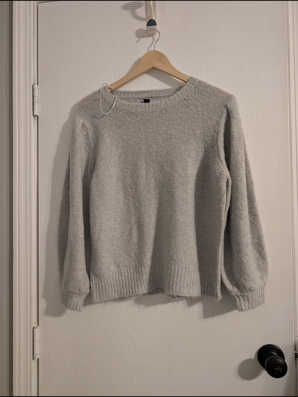 Women's Cozy Crewneck Sweater in Light Gray